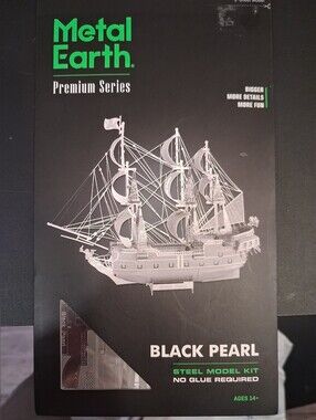 BLACK PEARL SHIP STEEL MODEL KIT BY METAL EARTH